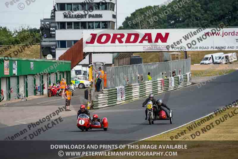 Vintage motorcycle club;eventdigitalimages;mallory park;mallory park trackday photographs;no limits trackdays;peter wileman photography;trackday digital images;trackday photos;vmcc festival 1000 bikes photographs